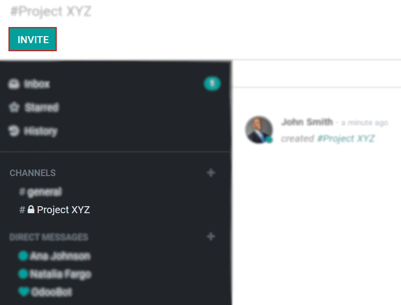 Vista de la barra lateral en Conversaciones destacando la opción de invitar a miembros